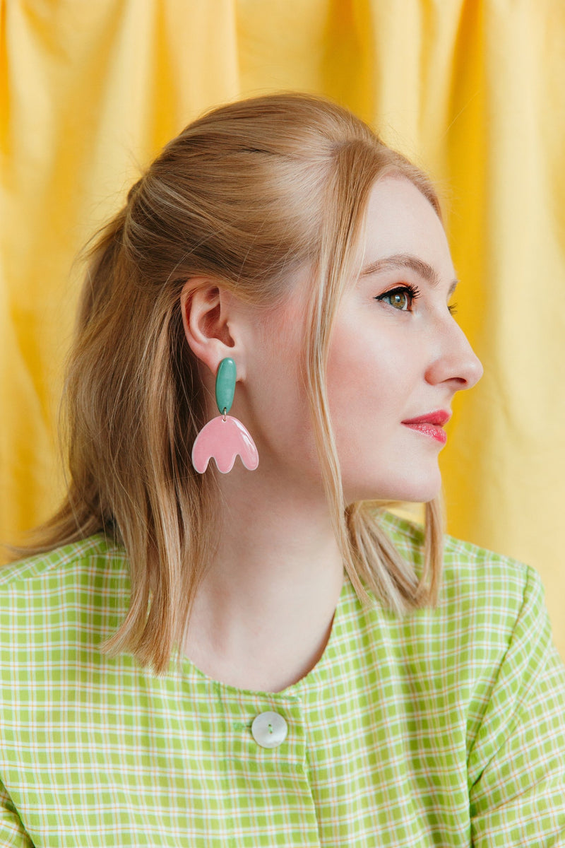 Boucles d'oreilles en porcelaine modèle Tulip, vue alternative