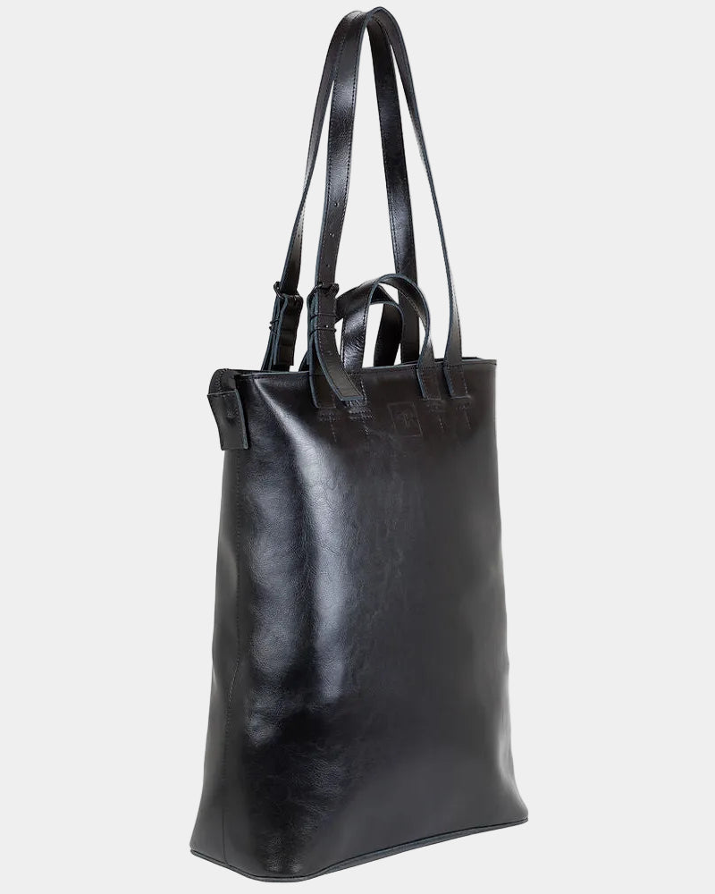 Sac cabas en cuir structuré, détail intérieur avec doublure et poches