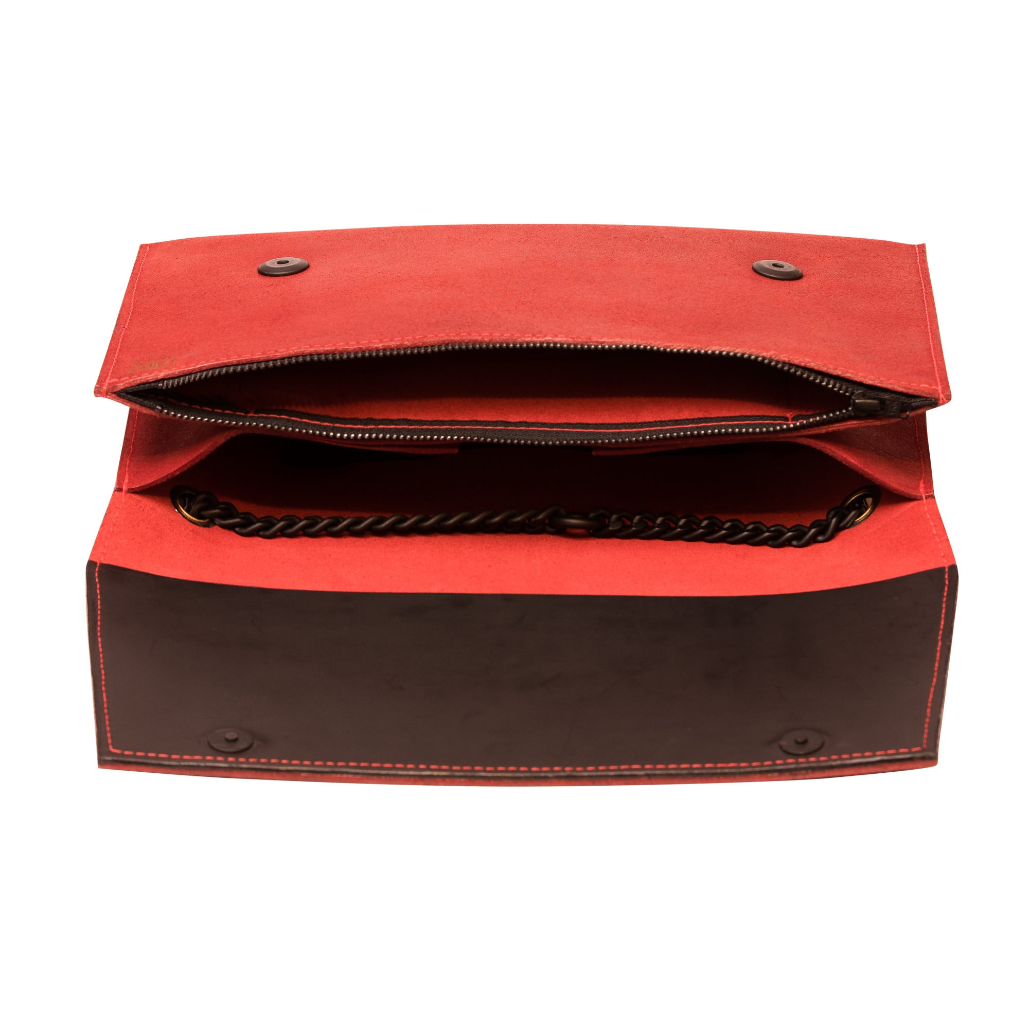 Sac à bandoulière à chaîne rouge, vue éditoriale
