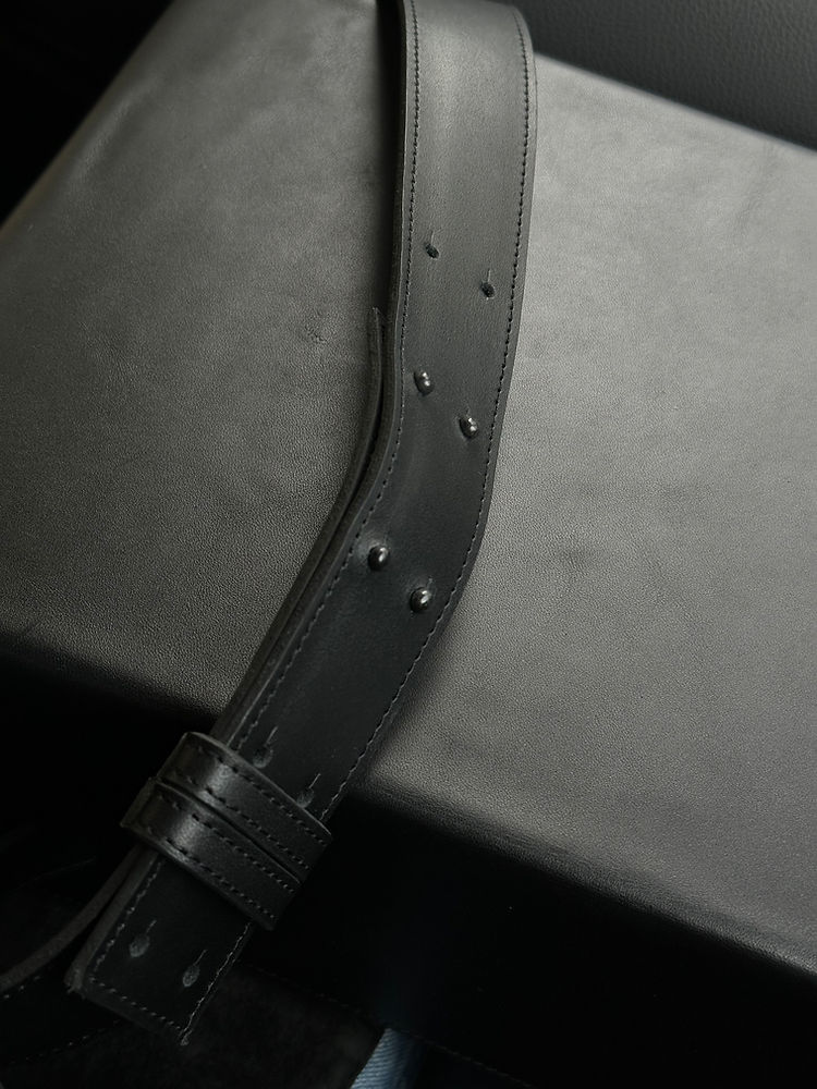 Sac BOX en cuir structuré géométrique RR, vue de face