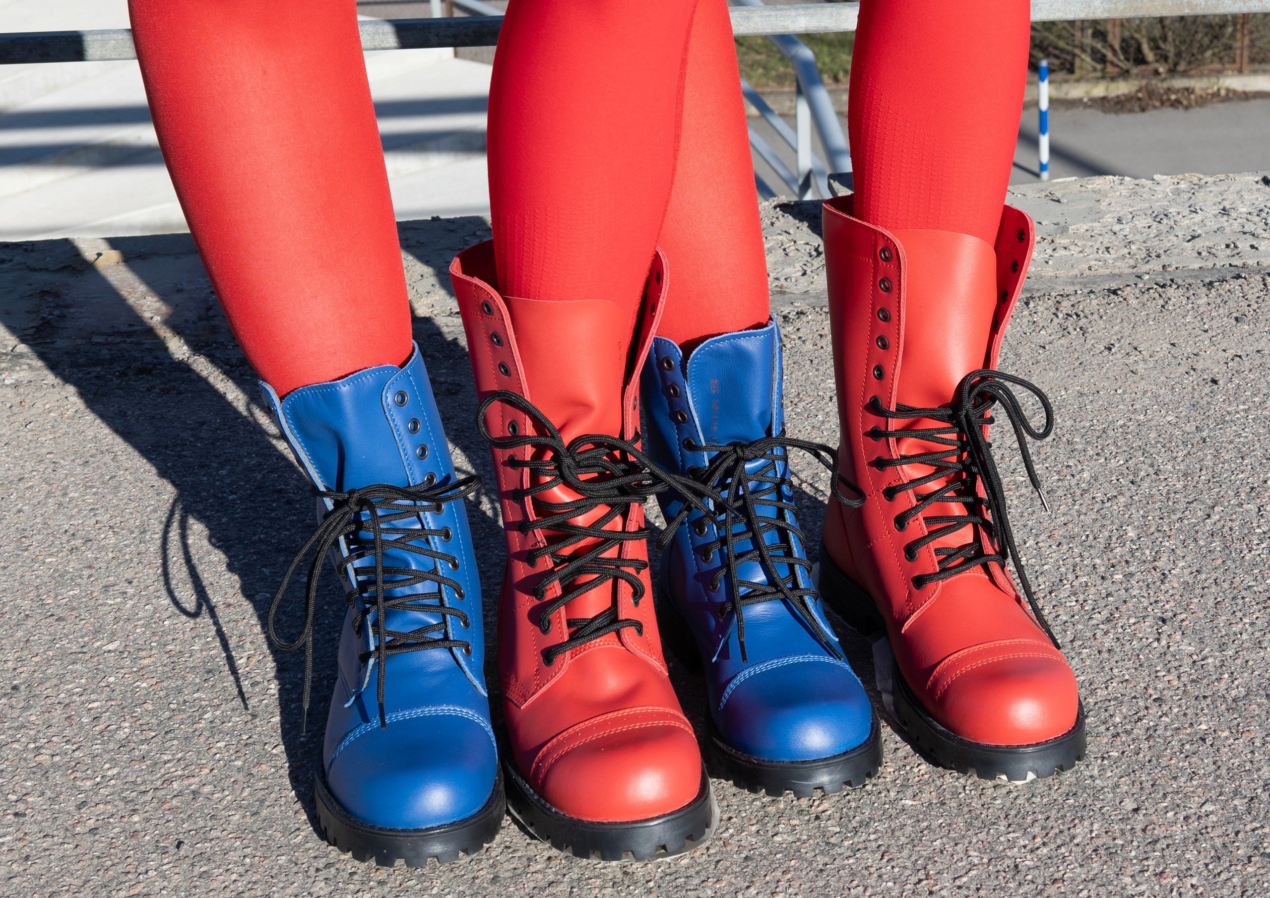 Bottines OmaKing 511 Blue avec zip en cuir bleu, vue produit