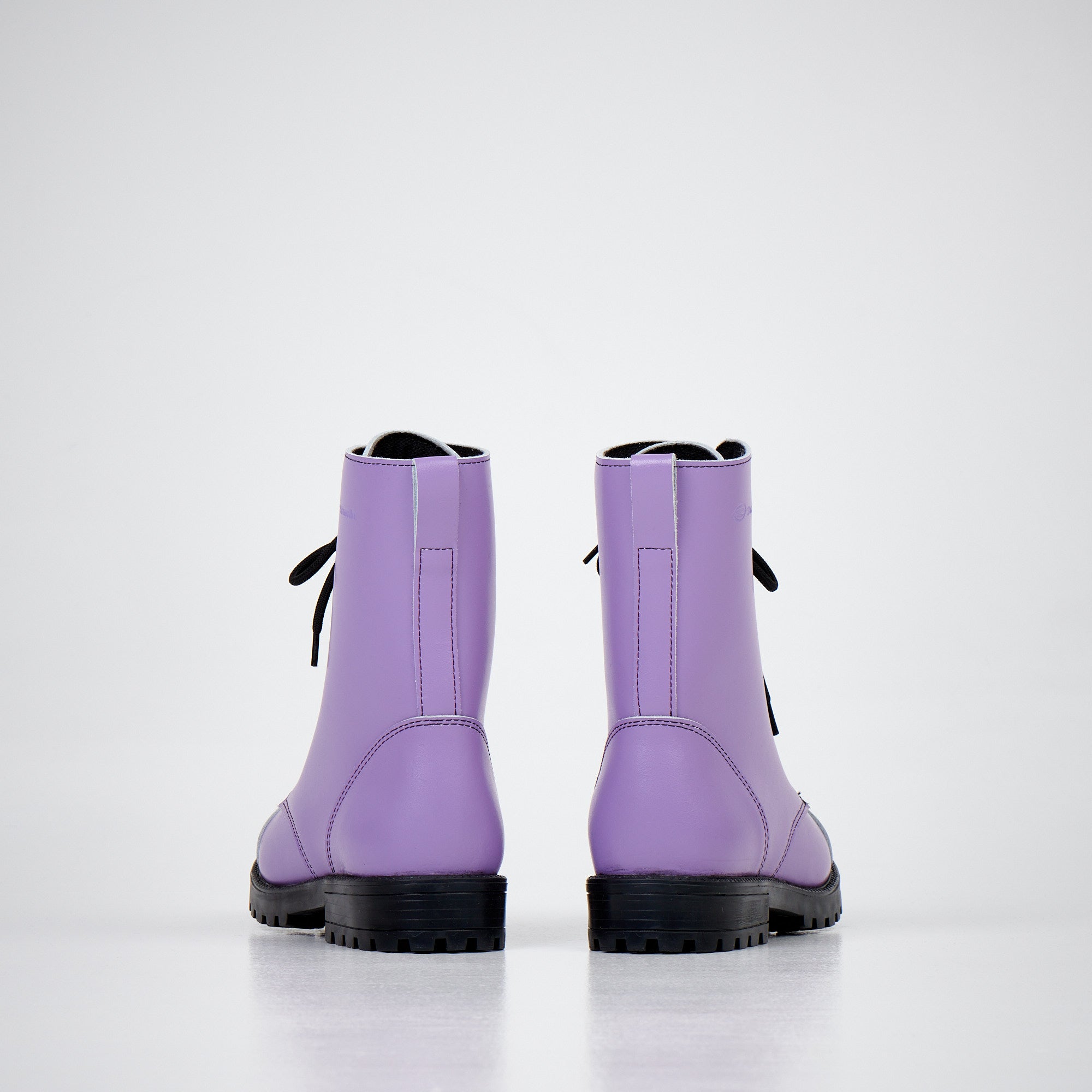 Bottines 511 Purple OmaKing en cuir violet raisin, vue de profil avec semelle crantée