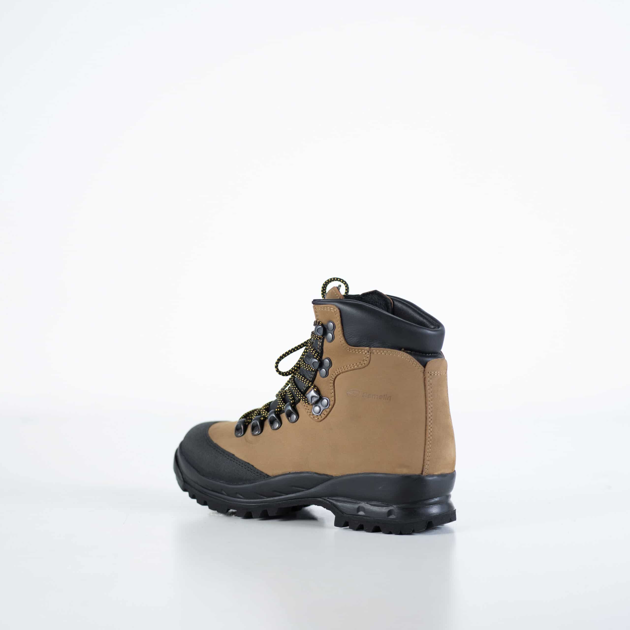 Bottes de randonnée 553P Tundra OmaKing, détail du cuir résistant et couture renforcée