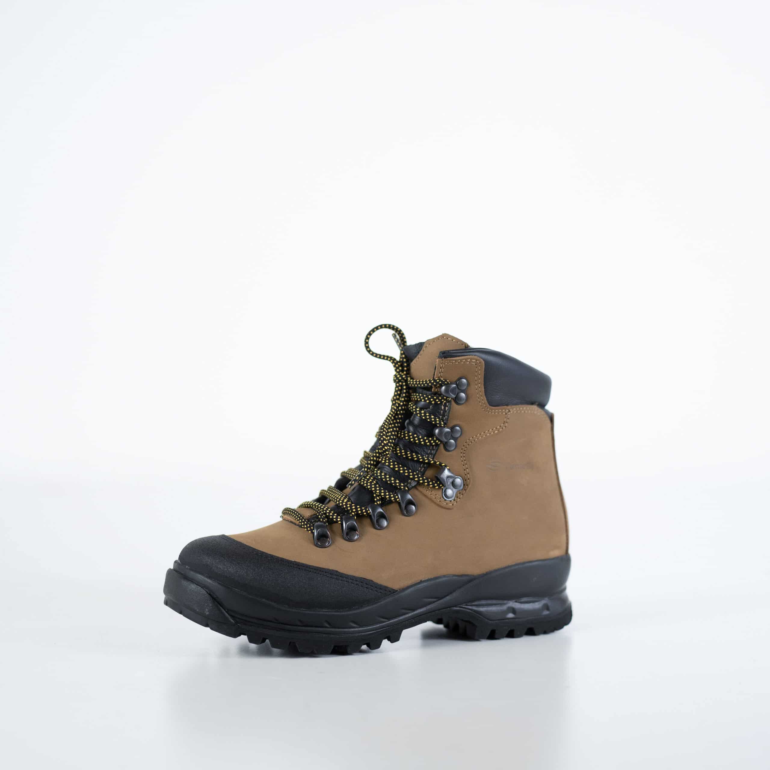 Bottes de randonnée 553P Tundra OmaKing, détail semelle et stabilité cheville