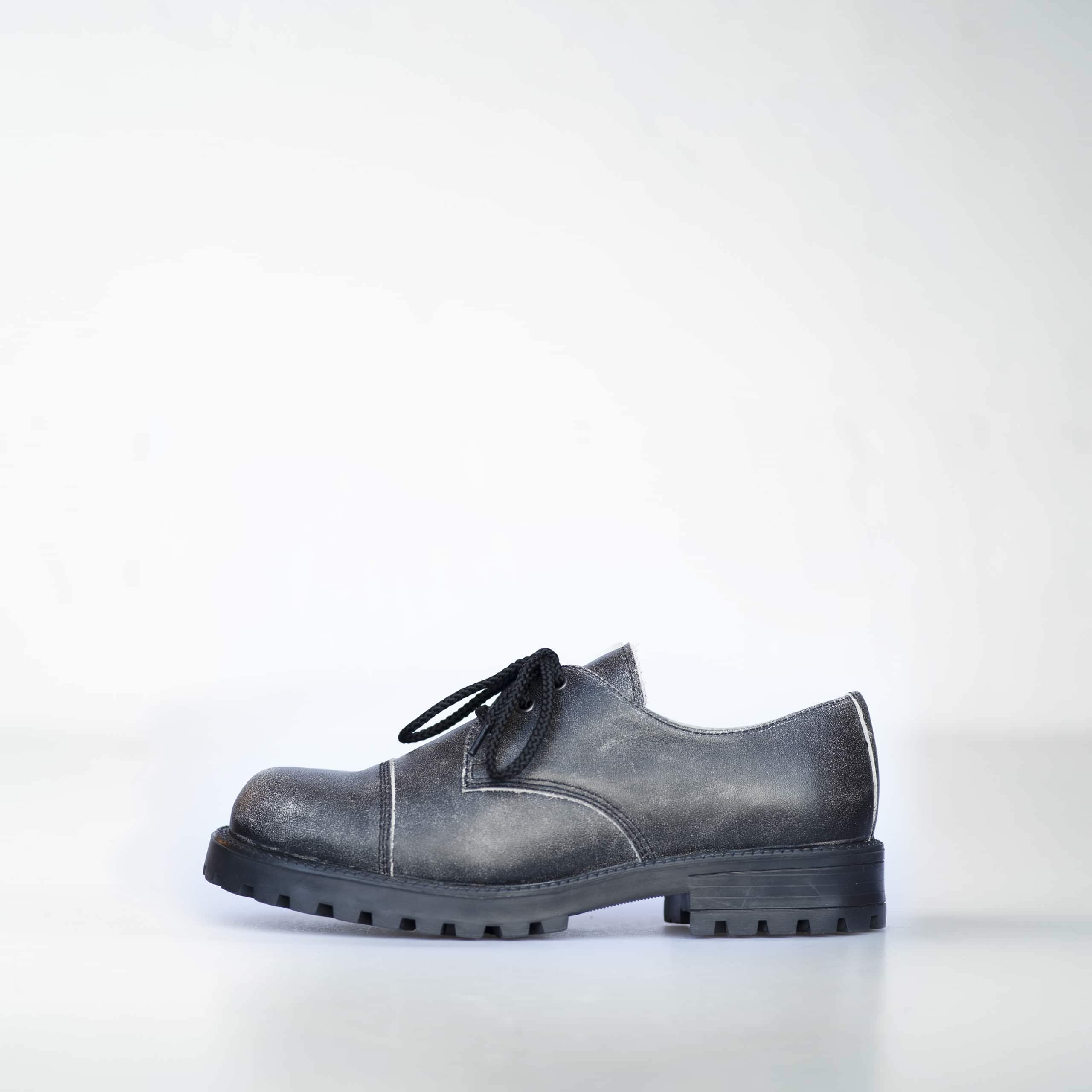 Chaussures vintage grises, vue produit