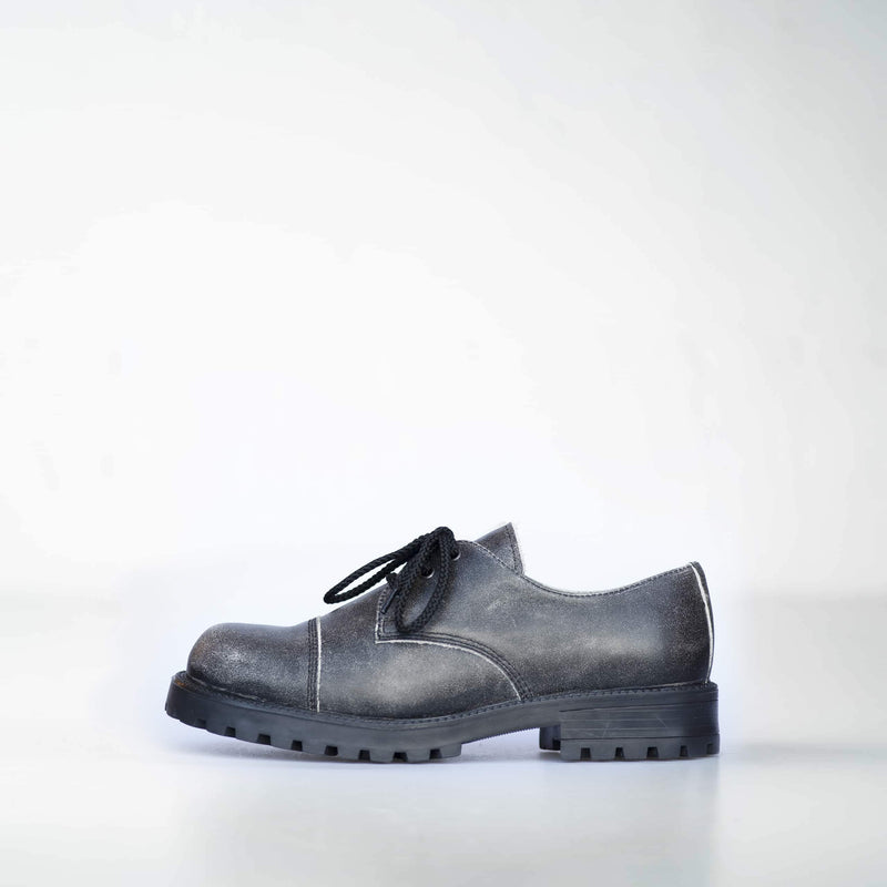 Chaussures vintage grises, vue produit