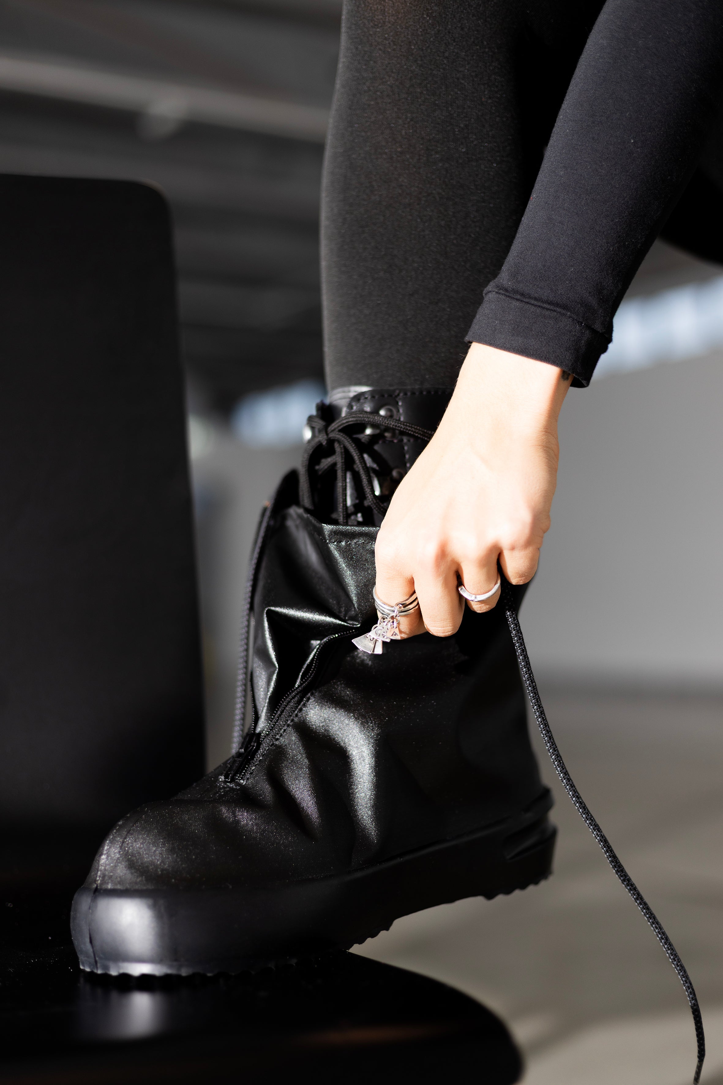 Sur-bottes imperméables noires Saapad, vue arrière