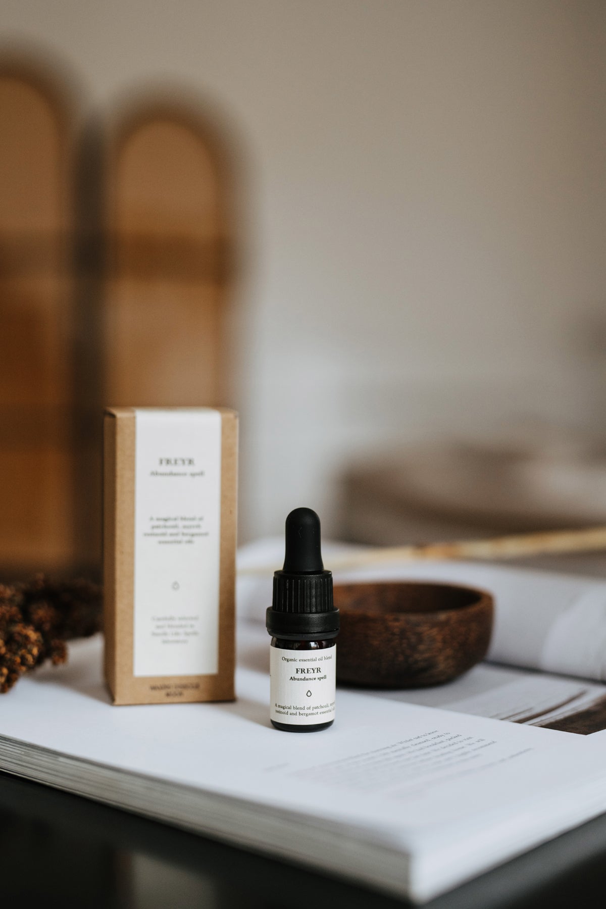 Huiles essentielles Smells Like Spells, vue lifestyle détaillée