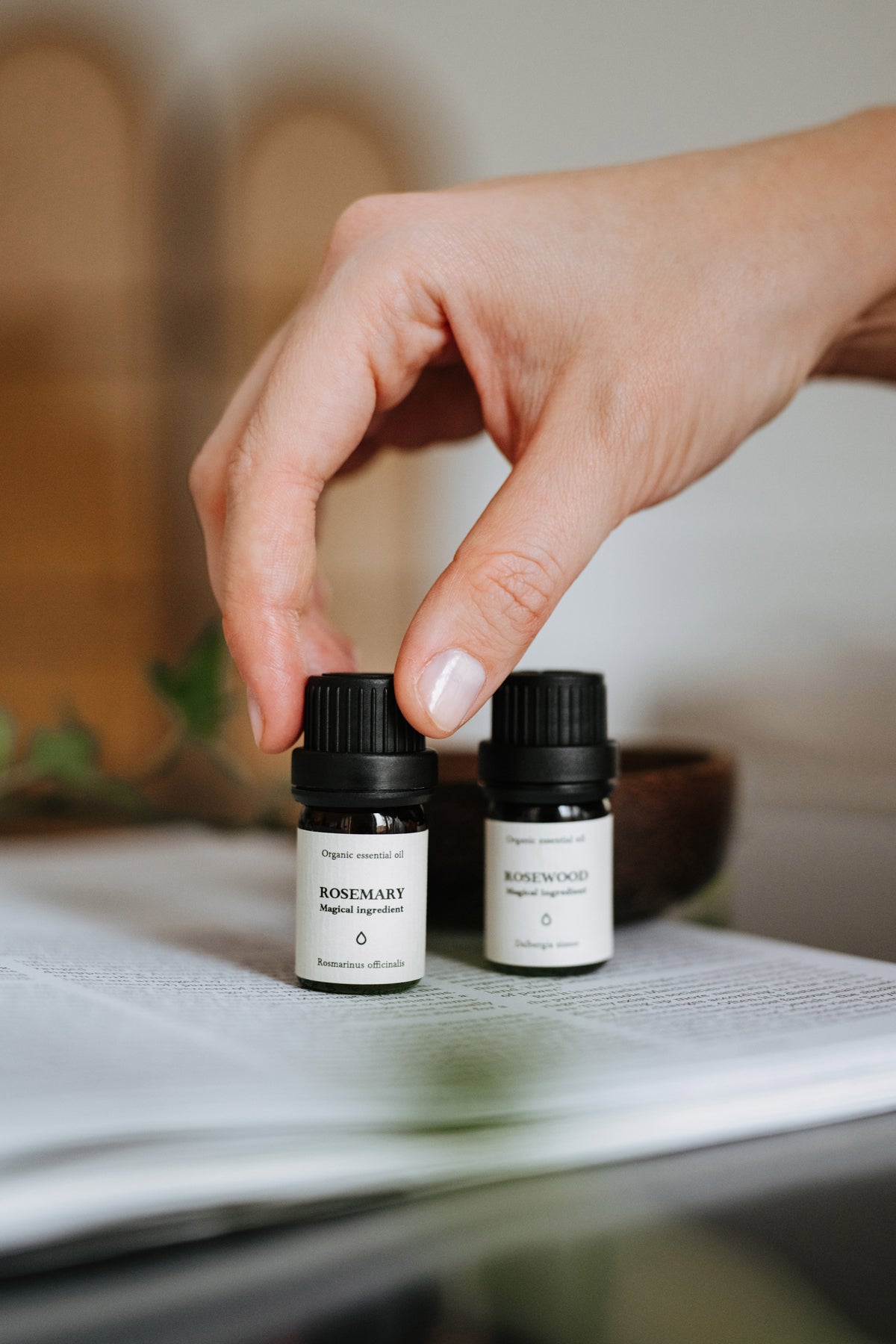 Huiles essentielles Smells Like Spells, vue éditoriale lifestyle alternative