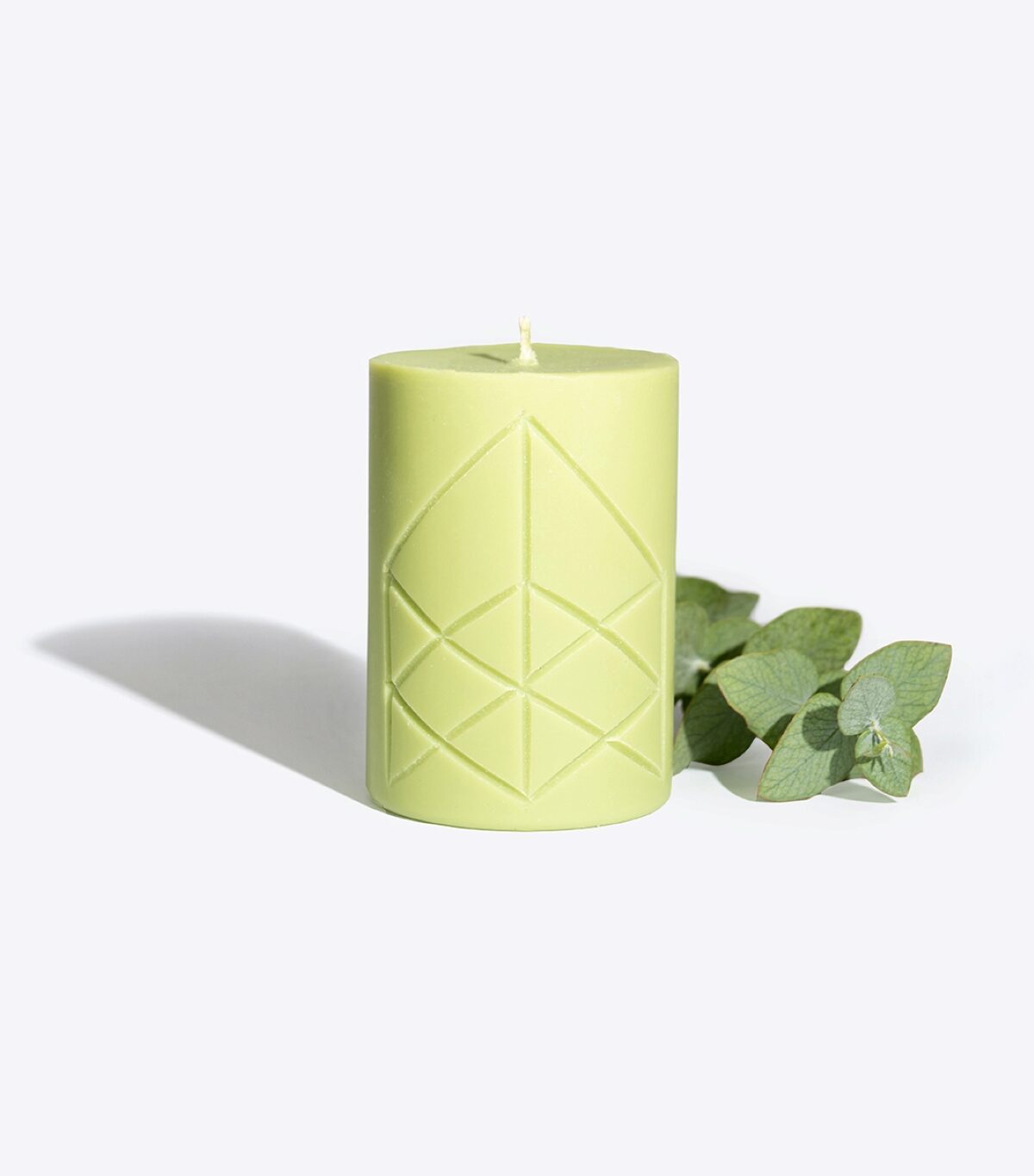 Bougie runique parfumée Smells Like Spells Eir, vue détaillée