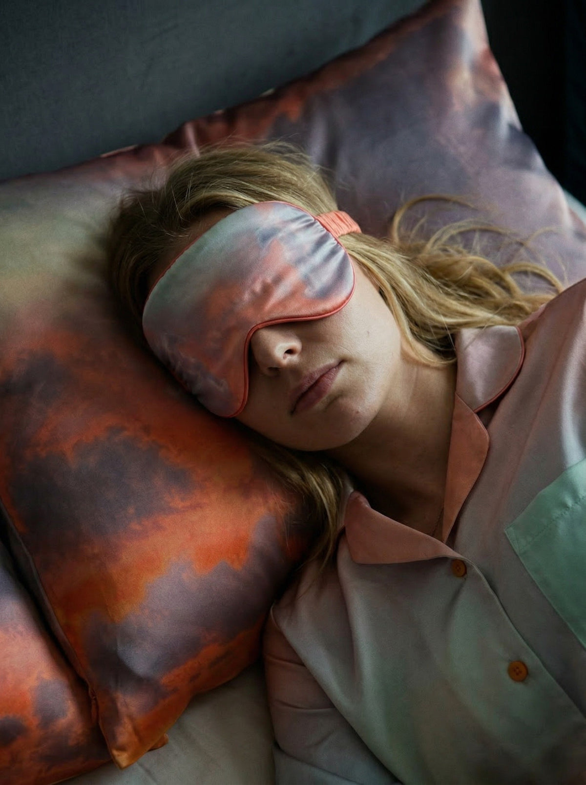 Tæwas Silk Sleep Mask – Pink and Beige