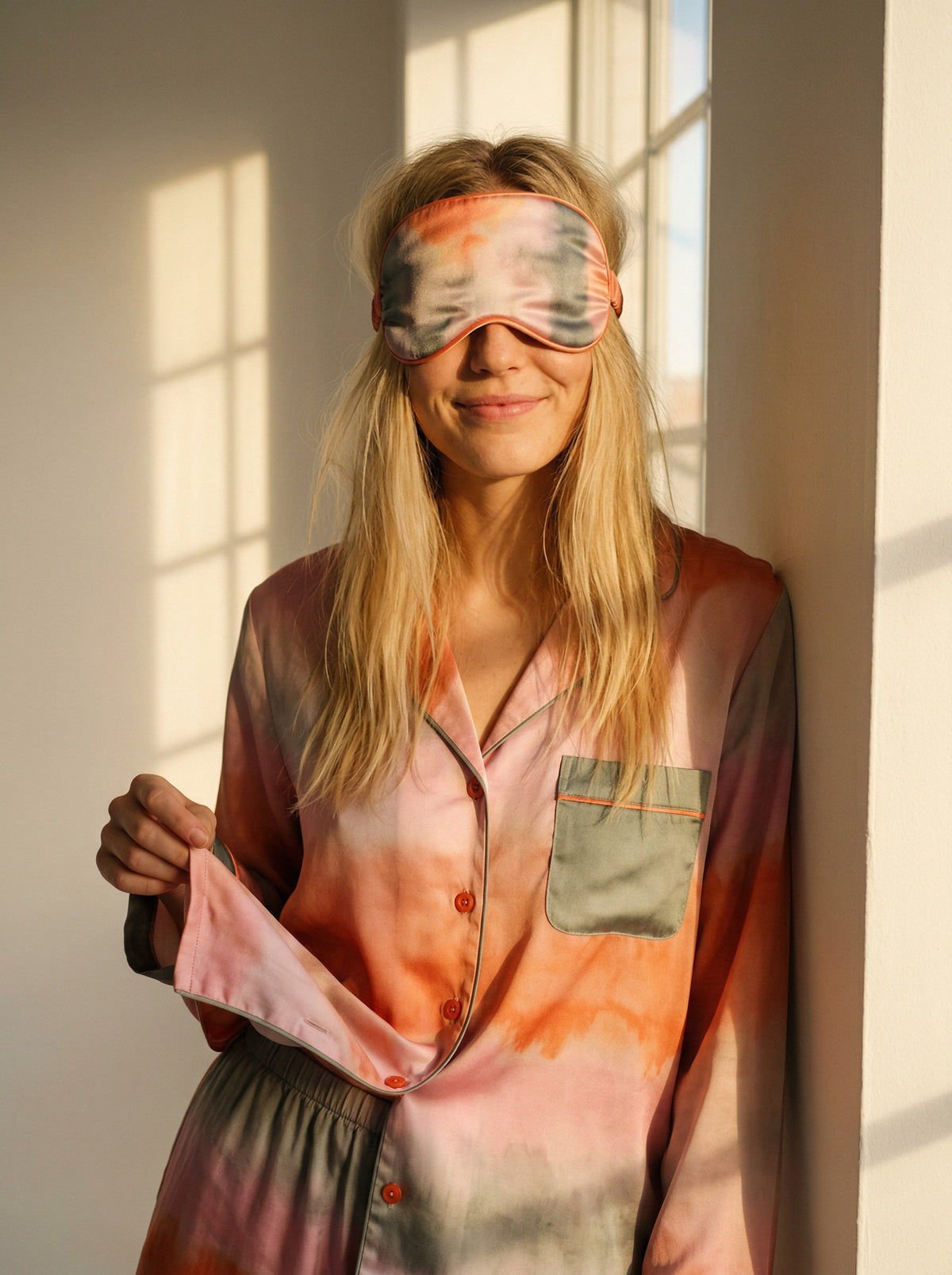 Tæwas Silk Sleep Mask – Pink and Beige