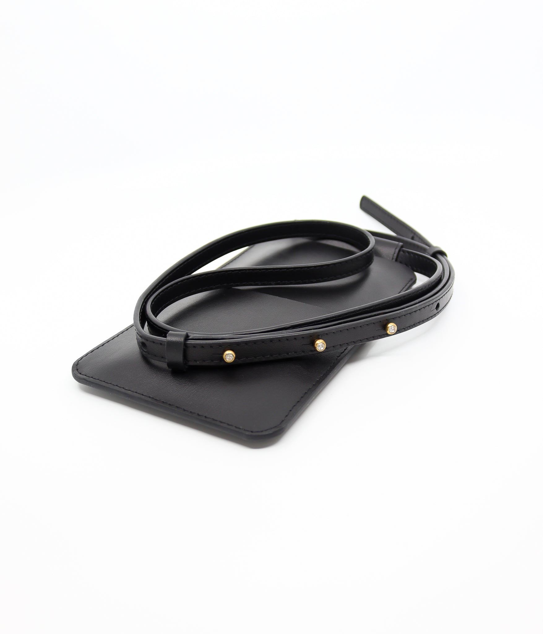 Pochette téléphone en cuir noir KOOS, détail poche militaire
