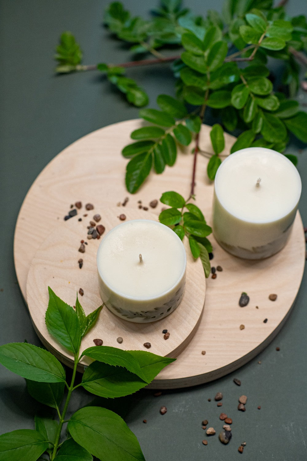 Bougie artisanale en cire de soja parfum citronnelle, vue détaillée