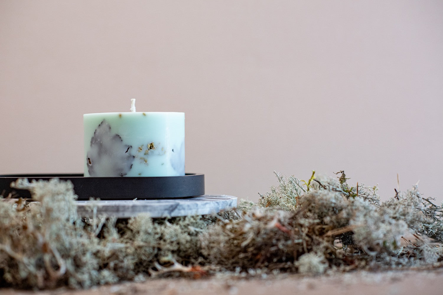 Bougie artisanale en cire de soja parfum forêt vert menthe, vue finale