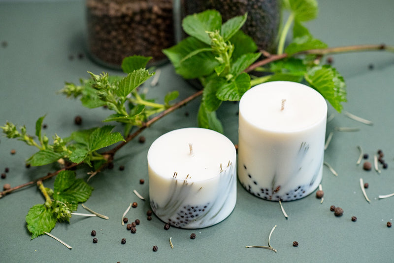 Bougie artisanale en cire de soja parfum genièvre, vue produit