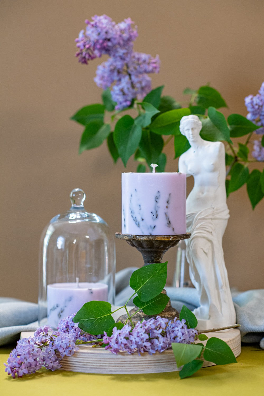 Bougie artisanale en cire de soja parfum lavande violette, vue finale
