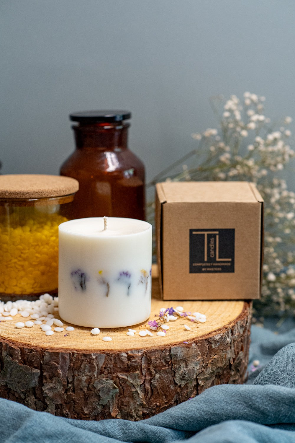 Bougie artisanale en cire de soja sans parfum, vue détaillée