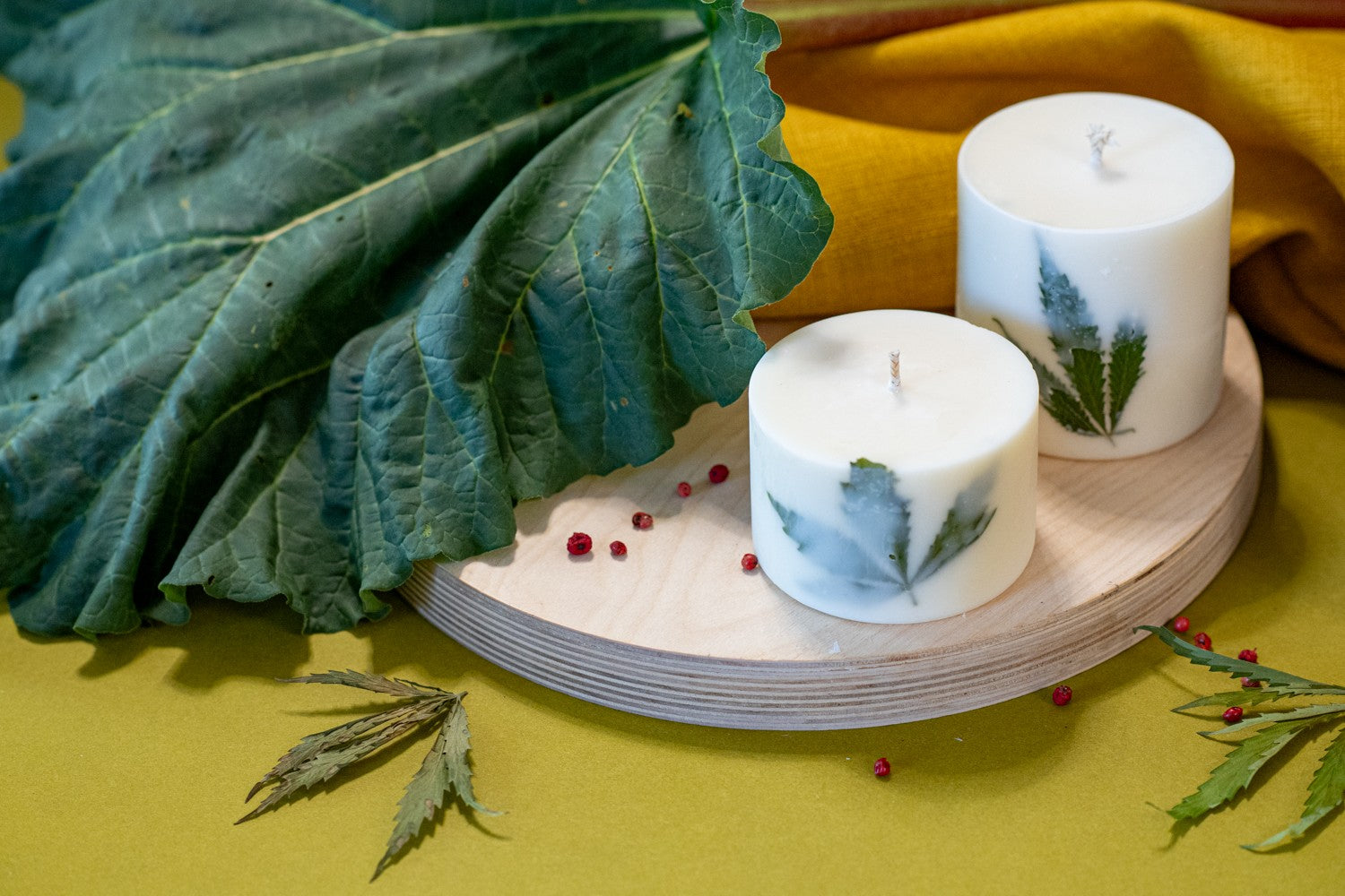 Bougie artisanale en cire de soja parfum sauge sclarée, vue alternative produit