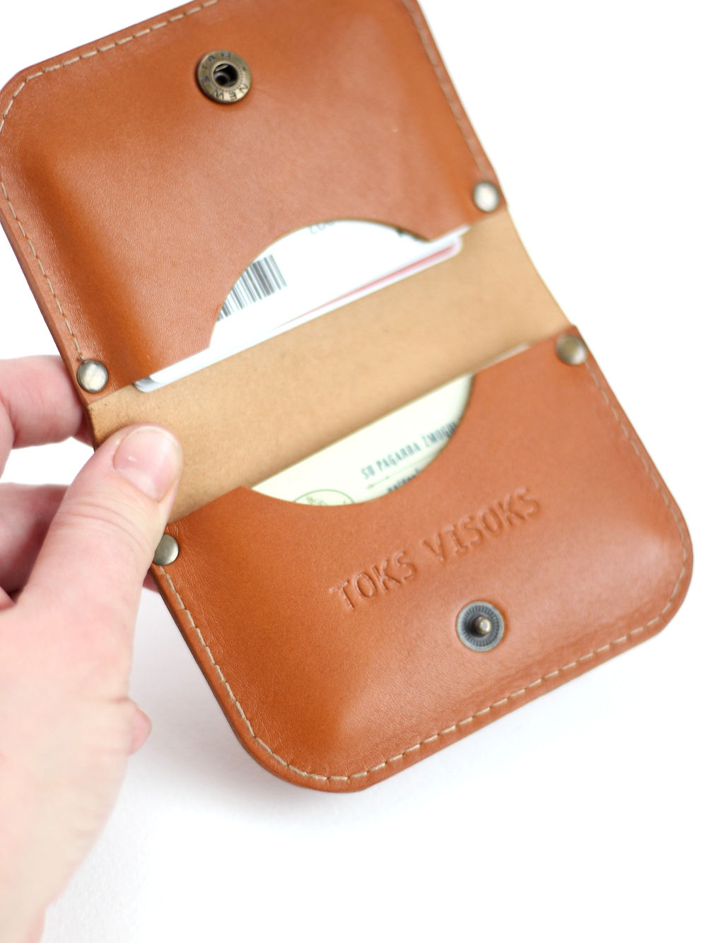 Portefeuille SUNDAY TOKS VISOKS en cuir caramel, détail poche