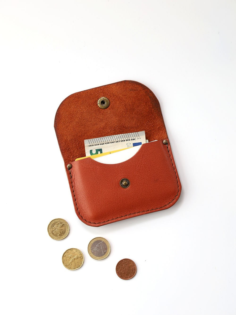 Portefeuille WEEKEND TOKS VISOKS en cuir rouge terracotta, vue intérieure