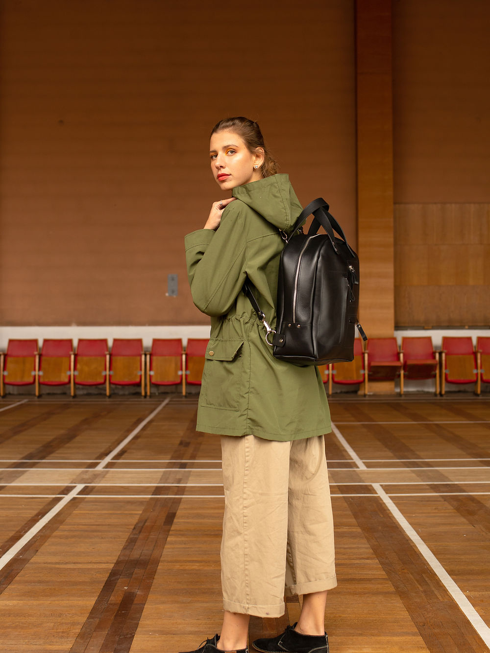 Sac à dos en cuir noir, vue principale de face