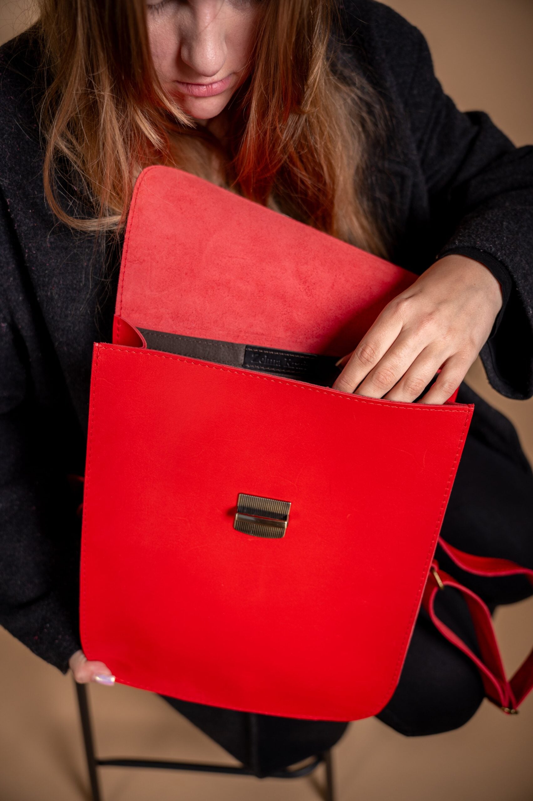 Sac à dos selle en cuir naturel rouge, vue alternative
