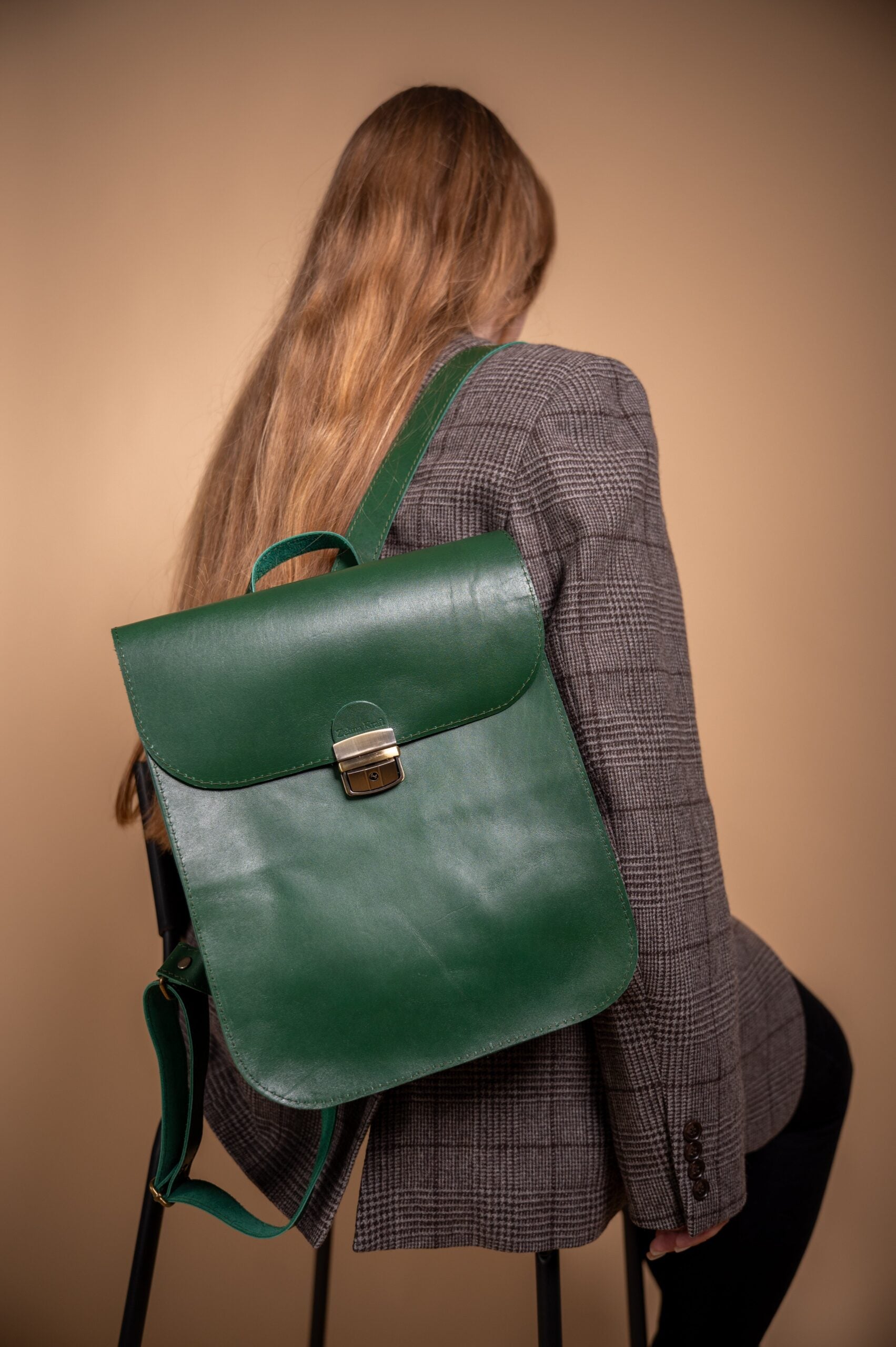 Sac à dos selle en cuir naturel vert, vue finale