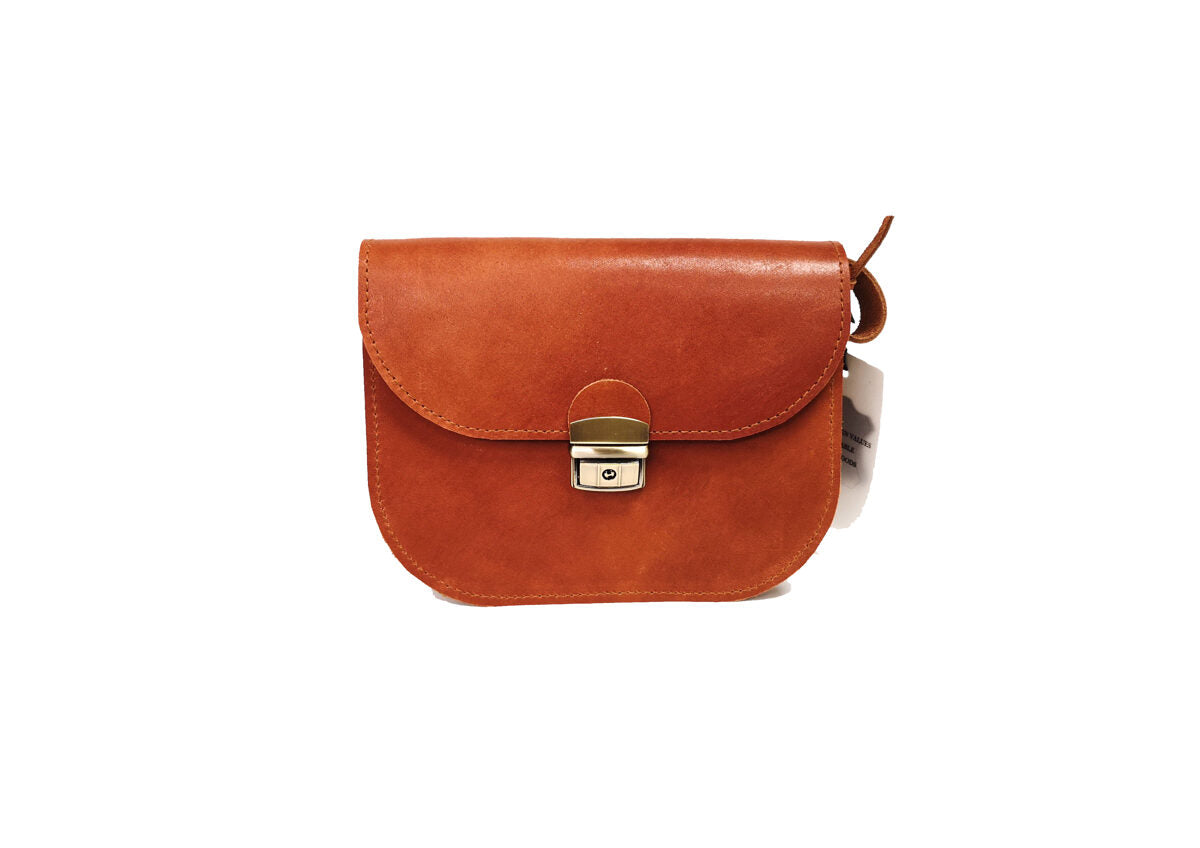 Sac selle taille moyenne en cuir naturel marron clair, vue finale