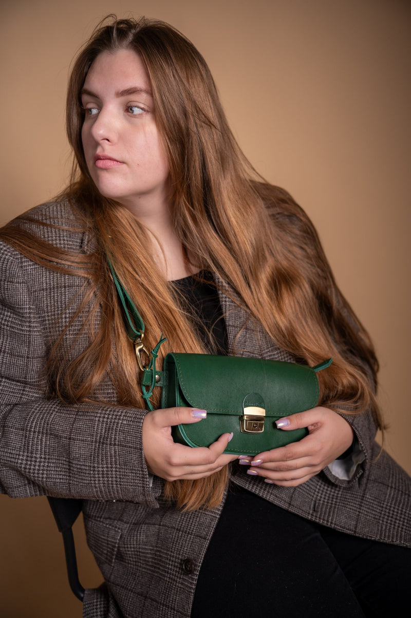 Sac selle mini en cuir naturel vert, vue produit
